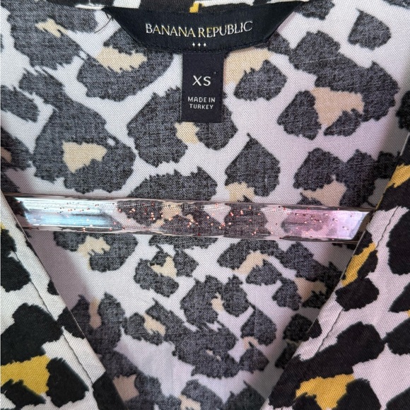 Banana Republic Factory Leopard Print Dress, Long-Sleeved, V-Neck, Size XS. - Picture 7 of 8